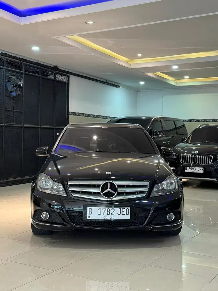 Mercedes-Benz C200 2012 Bensin