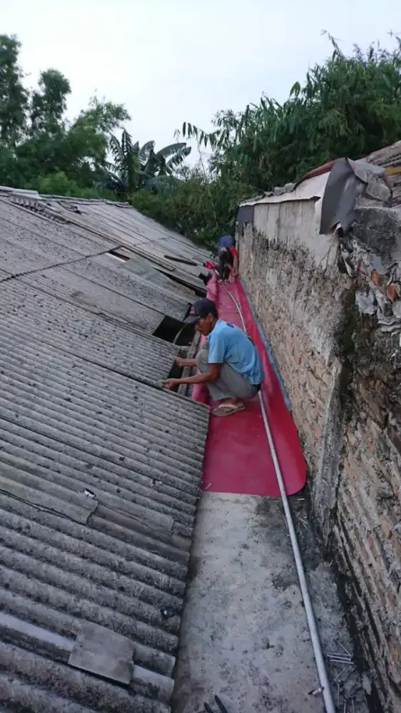 Tukang ahli perbaikan atap bocor dan renovasi rumah dll