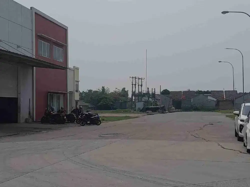 Gudang dekat toll siap huni