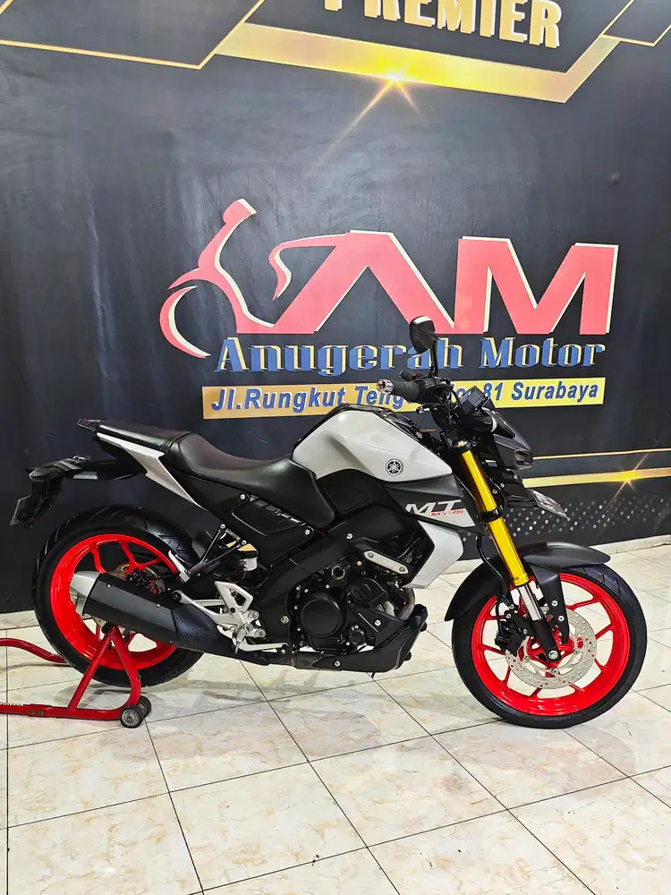MT15 Reg.2021 km.14rb naked  perfom terbaik.Anugerah motor rungkut