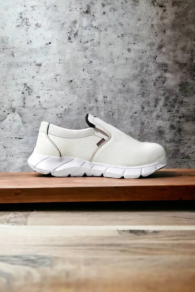 Premium Sepatu safety pekerja interior Balikpapan