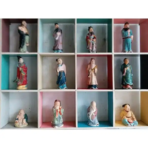 Antik 12 patung keramik CHINESE dari bahan gips