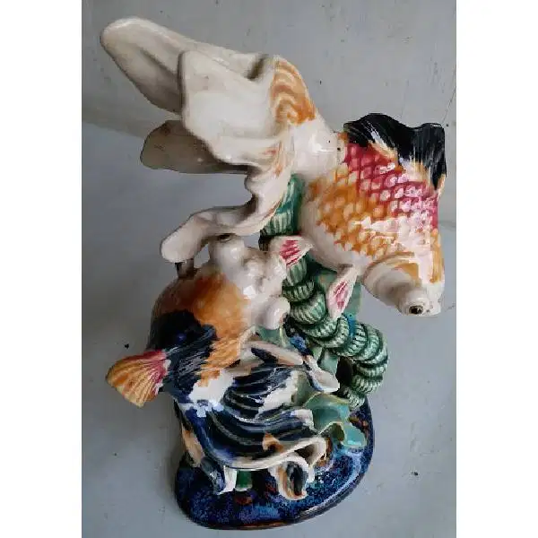 Patung2 ikan koi european style dari era 50'an bahan keramik lava