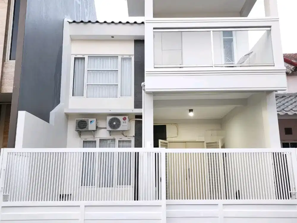 dijual rumah pakuwon city taman mutiara