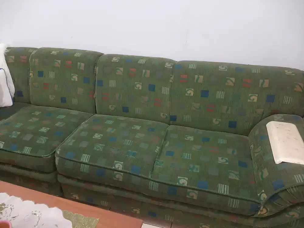 Kursi sofa bentuk L