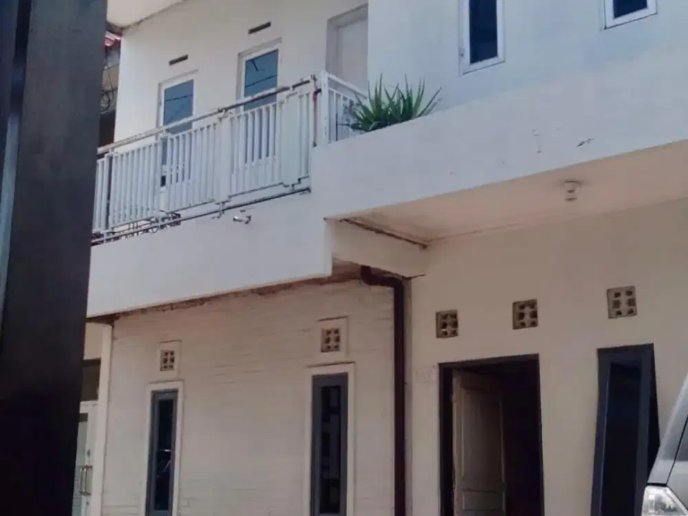 Dijual Rumah Strategis Cocok untuk Kosan di Cisaranteun Bandung