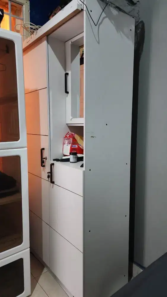 Di jual Lemari 2 pintu
