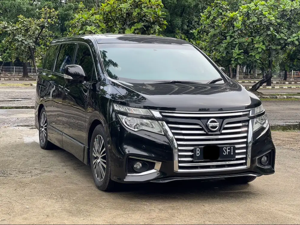 NISSAN ELGRAND HIGHWAY STAR 2.5 AT HITAM 2014
