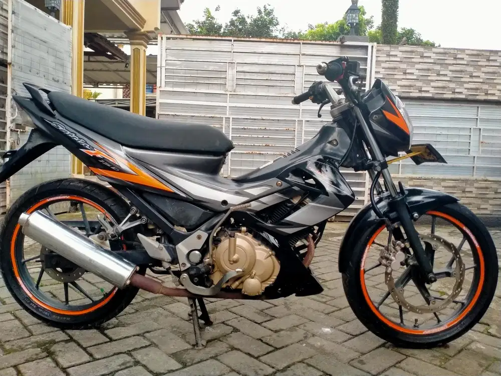 Suzuki satria FU lengkap motor sehat keterangan detail dibawah