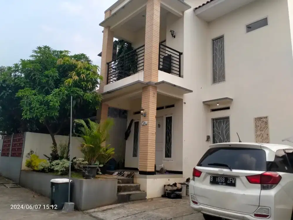 Rumah Siap Huni Dalam Cluster Asri, Luas 145m2 (16 x9), Hadap Timur (Matahari Pagi) Hanya 5 Menit ke Tol Limo 1 & 2