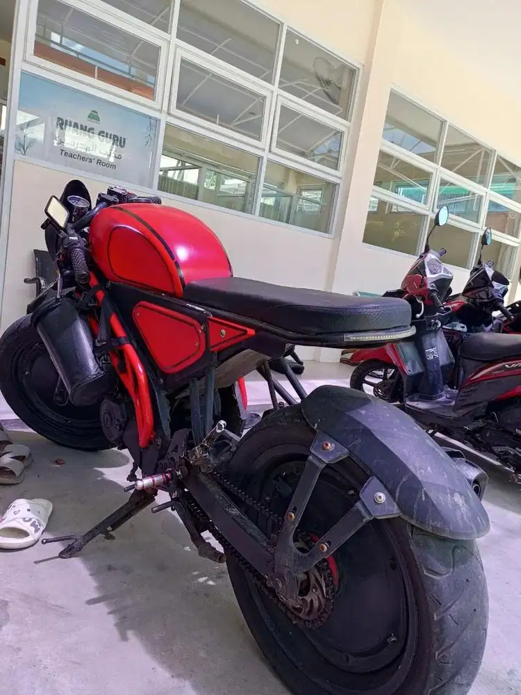 Motor Custom Basic Vixion Old 150cc tahun 2009 PLAT B TANGERANG