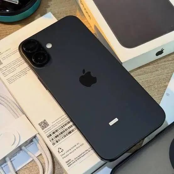 Iphone 16 plus hitam 128gb IBOX RESMI BNOB BH 100% super like new