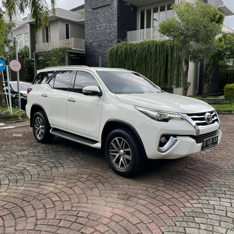 Toyota Fortuner VRZ Matic 2017 DP Minim Bisa Kredit Terra