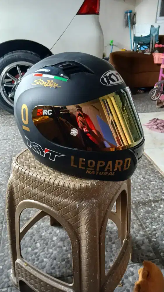 Dijual helm KYT R10 Leopard series size L