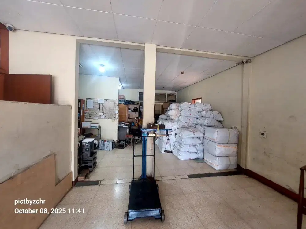 Rumah Hitung Tanah di Sayap Buah Batu. Jalan Lebar, Cocok Untuk Usaha. Hanya 20 meter Dari Mainroad Buah Batu