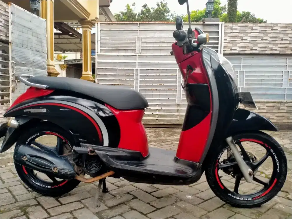 Honda Scoopy lengkap motor sehat walafiat keterangan detail dibawah