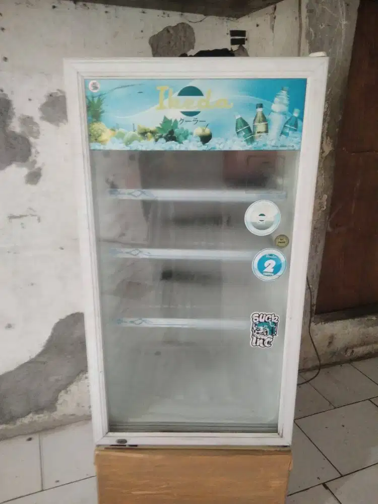 DI JUAL SHOWCASE CEPAT