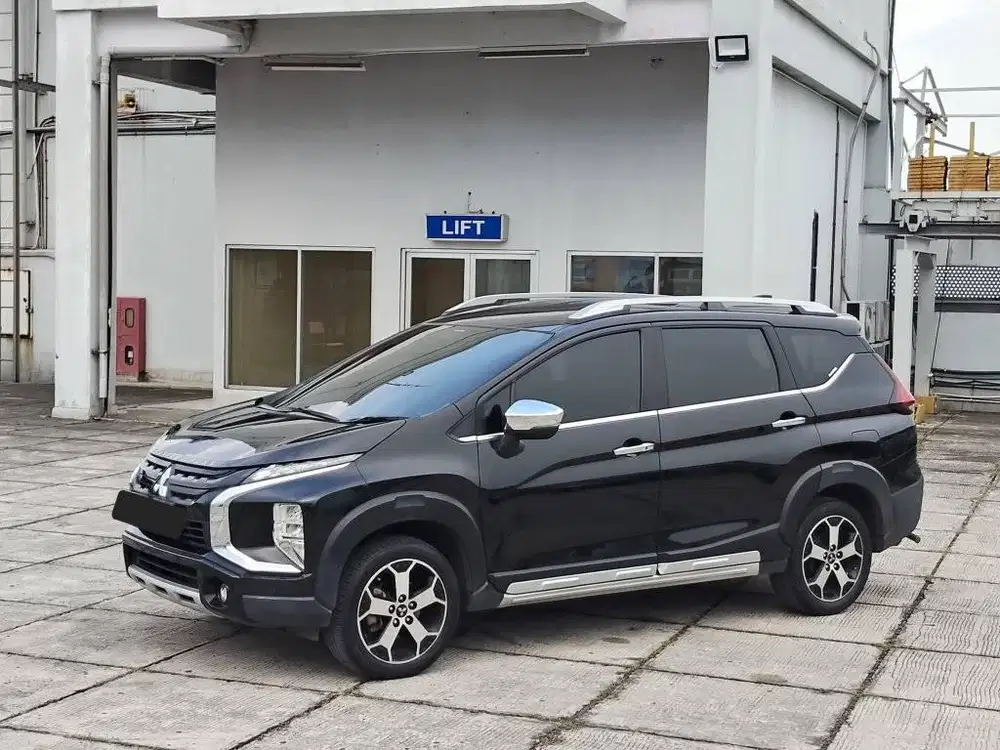 DP 15JT SAJA XPANDER CROSS PREMIUM PACKAGE AT MATIC AUTOMATIC 2021