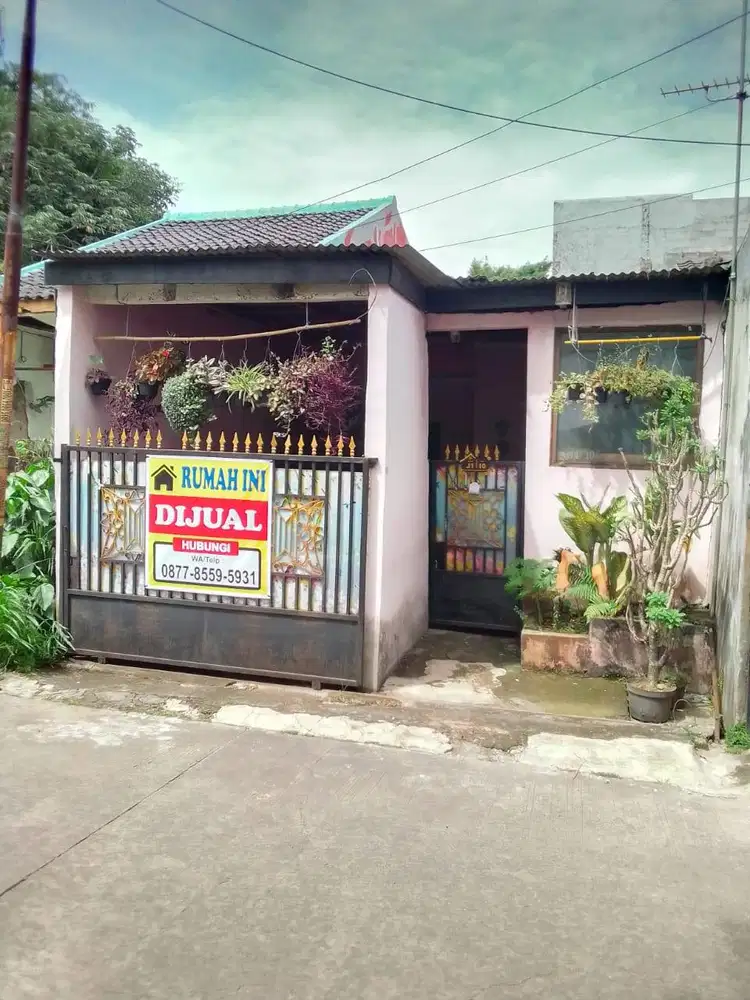 Rumah Siap Huni di dalam Perumahan yang Asri