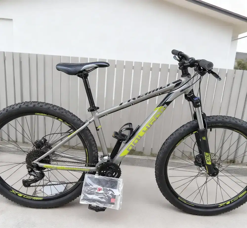 Sepeda gunung MTB polygon premier 5 hidrolis