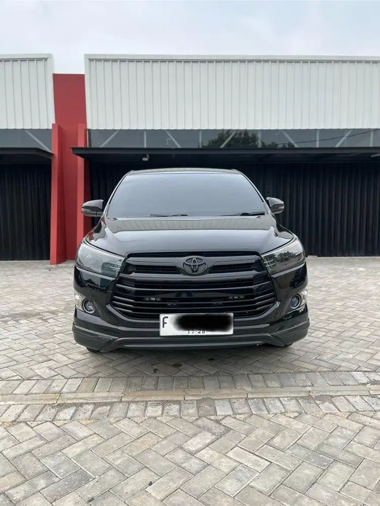 Innova G 2,4  AT (diesel)