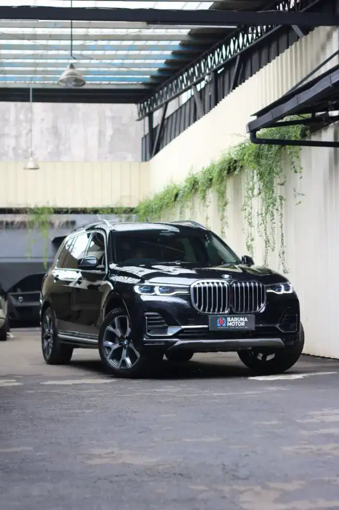 (Istimewa) BMW X7 XDrive 40i 2022 Hitam