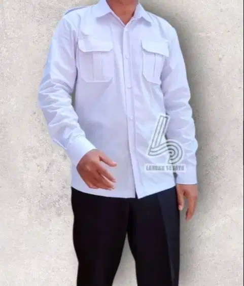 Kemeja Lengan Panjang Warna Putih Ukuran XL