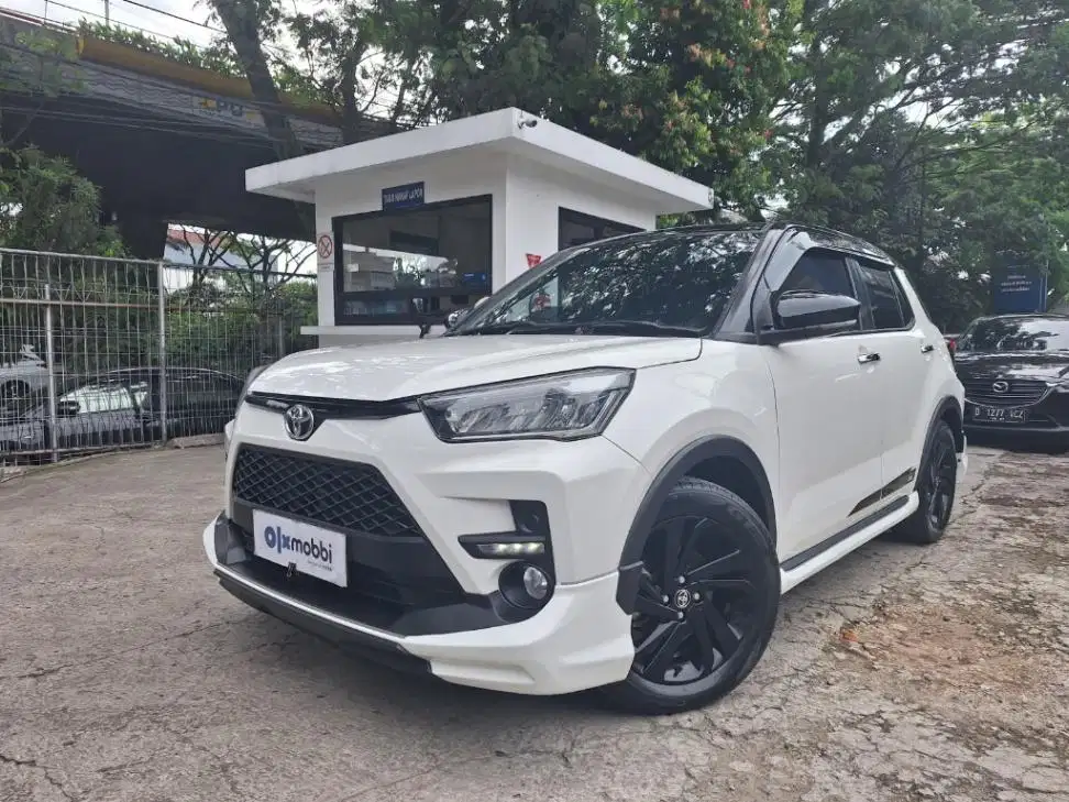 TOYOTA RAIZE 1.0 T GR SPORT TSS Two Tone Bensin A/T 2021 PUTIH