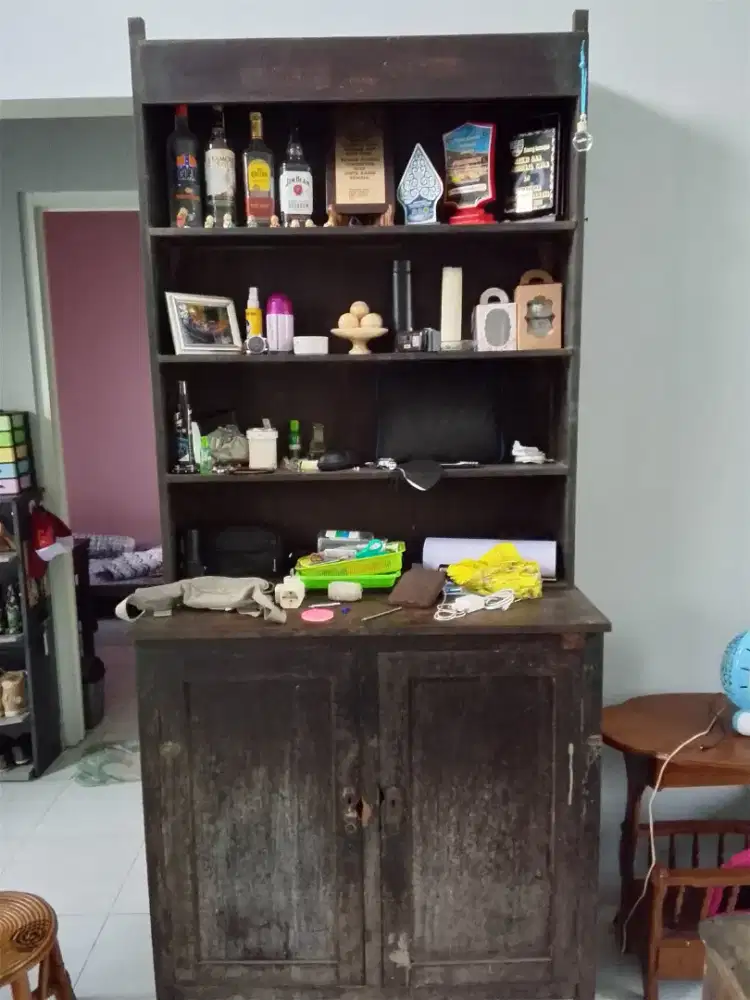 Lemari rak buku pajangan jati lawas