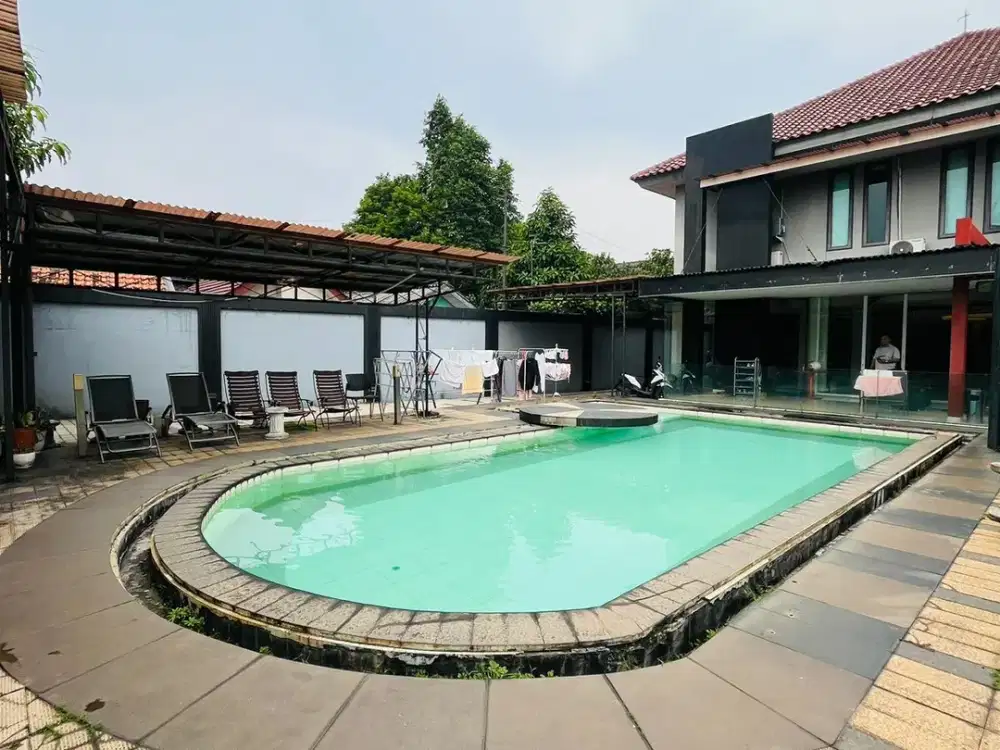 Rumah Mewah 1200 m² Modern Tropical Di Cibubur Jakarta