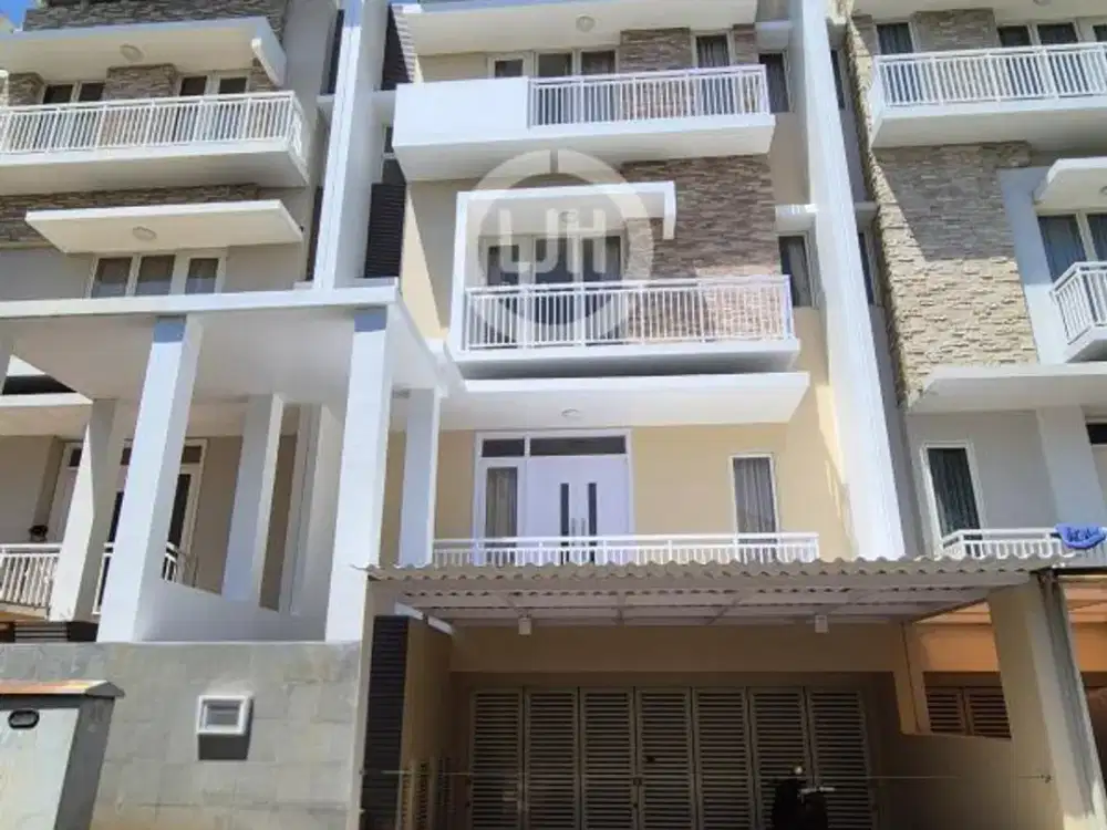 Rumah 4 Lantai Siap Huni di Sherwood Garden Residence, Kelapa Gading, Jakarta Utara