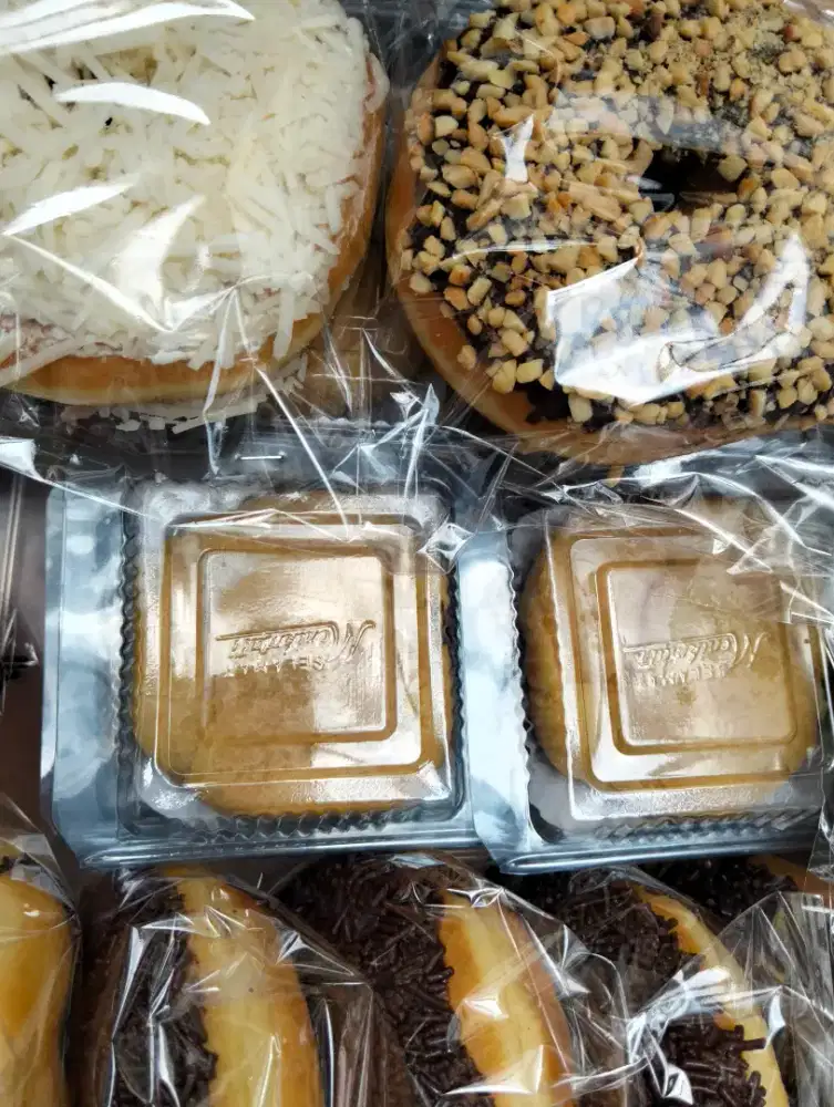 Jajanan pasar. Kue basah.