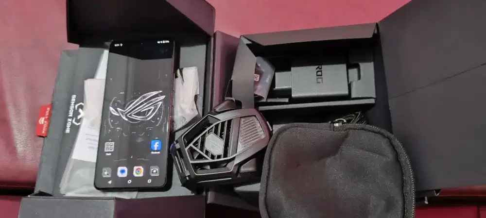 ASUS ROG 8 PRO  PHONE