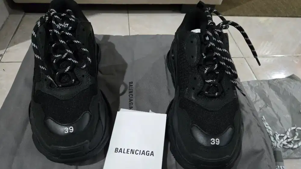 Preloved balenciaga sepatu