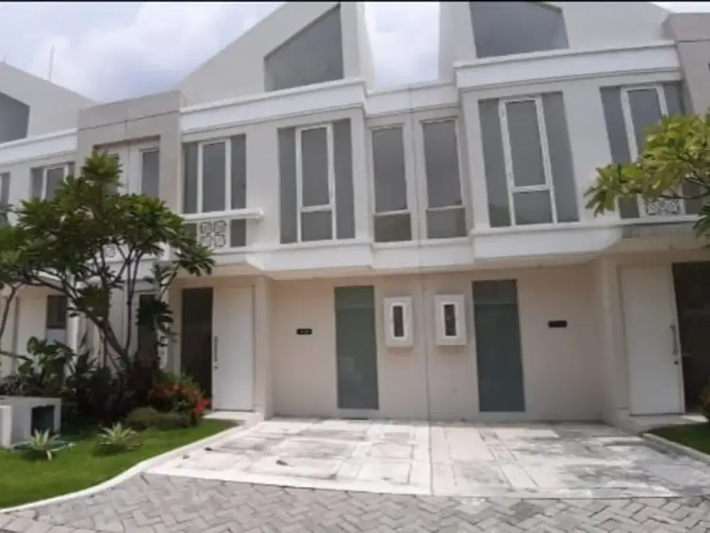 Rumah Modern Di Grand Pakuwon Cluster Adelaide Surabaya