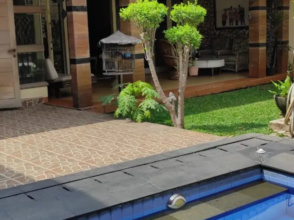 Dijual Rumah mewah jatipadang jakarta selatan private swimming pool siap huni