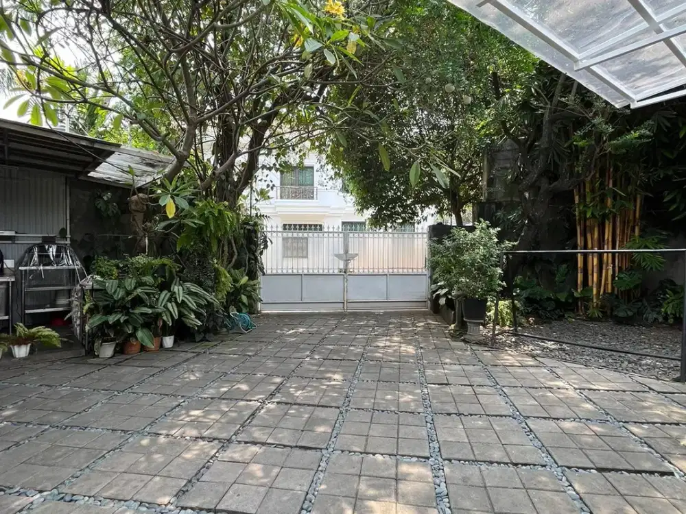 Rumah Vintage Cantik Dekat Patra Kuningan Jakarta Selatan