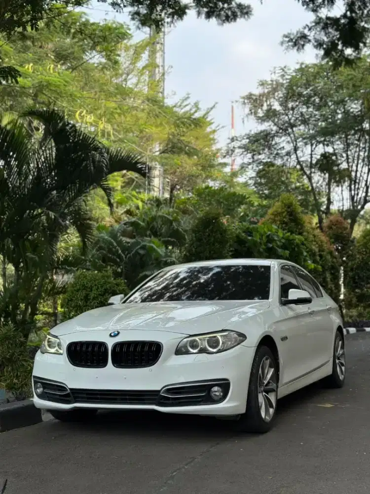 BMW 520 i AT 2014 Putih Siap Pakai