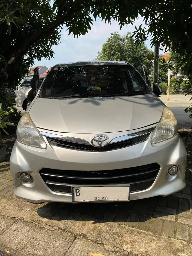 AVANZA VELOZ 1.5 MATIC 2012 PRIBADI WARNA SILVER PAJAK PANJANG