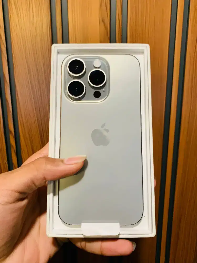 iPhone 15 pro natural titanium 128gb iBox