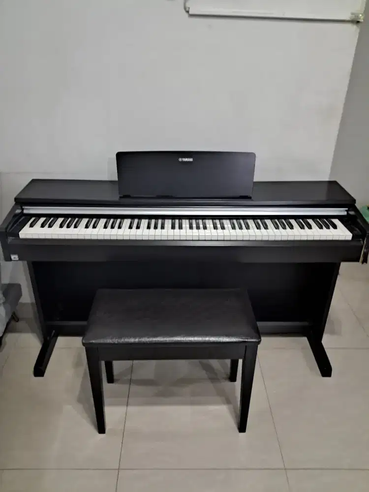 Piano Yamaha YDP Arius 142