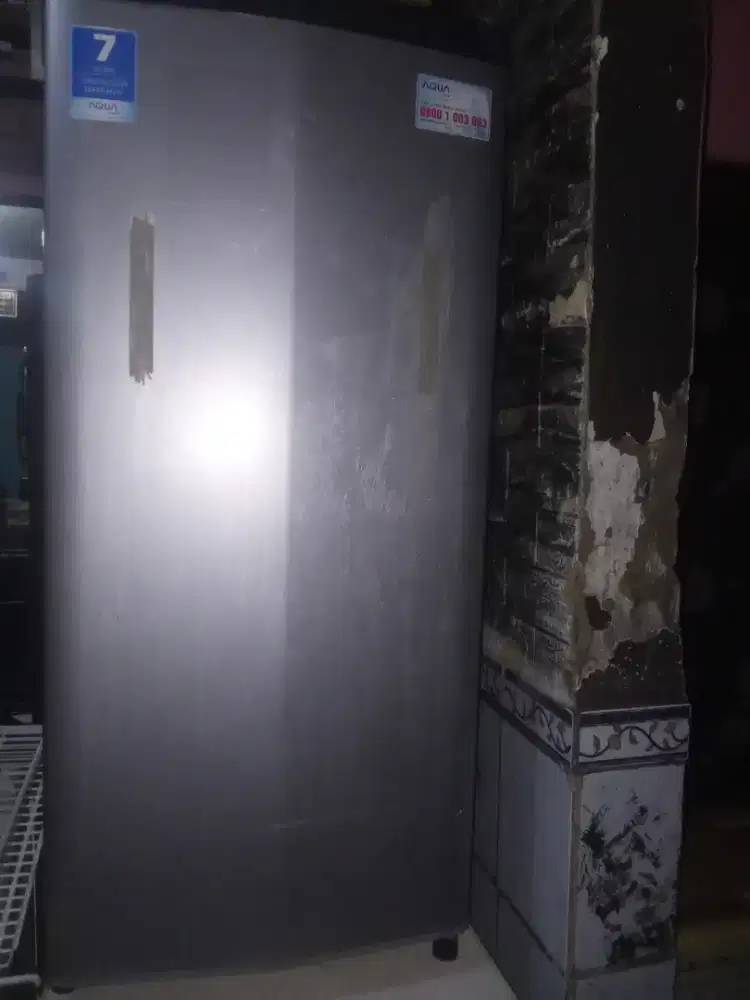Kulkas 1 pintu merk Aqua
