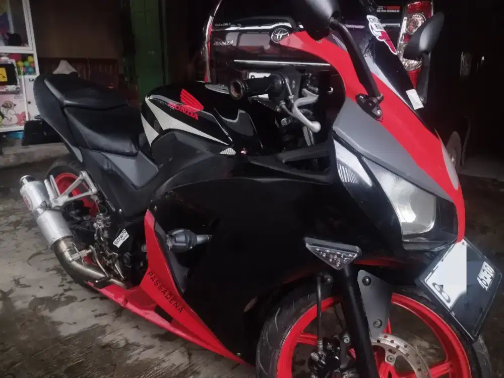 CBR 150R Tahun 2015