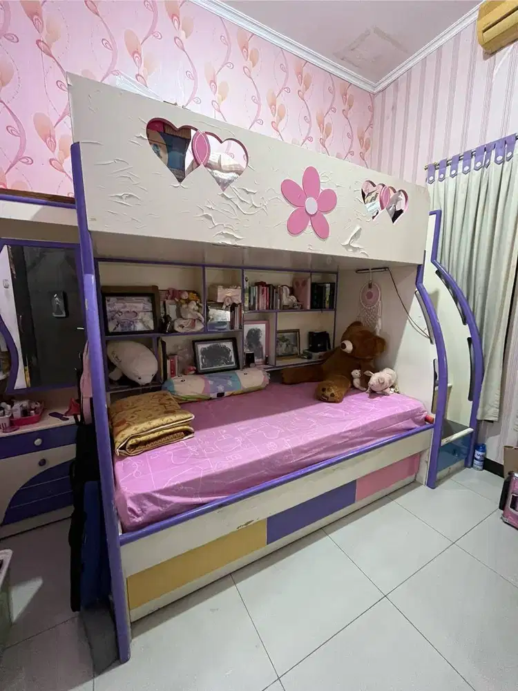 SET RANJANG ANAK 3 SUSUN PEREMPUAN (lemari + meja belajar + meja rias)