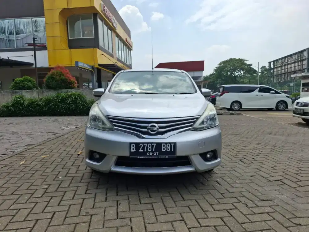 Nissan Livina XV AT 2017 Silver