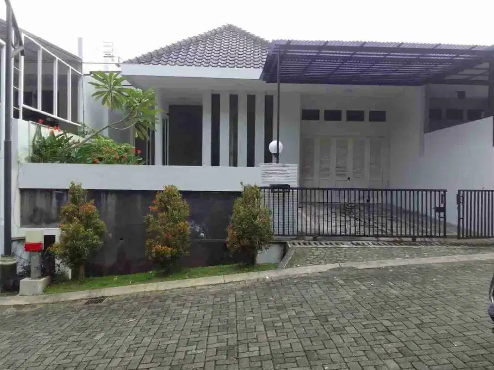 Rumah Candi Golf Jangli Semarang