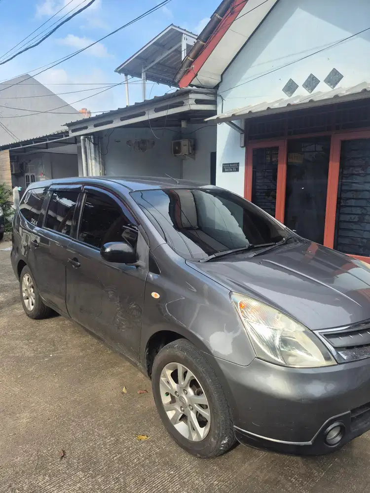 Nissan Grand livina 2012 Bensin