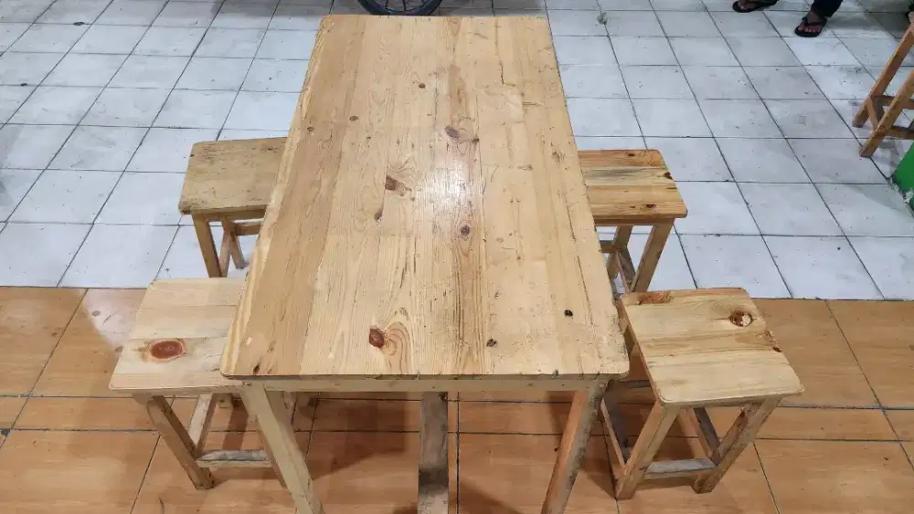 Meja makan kayu 110x60