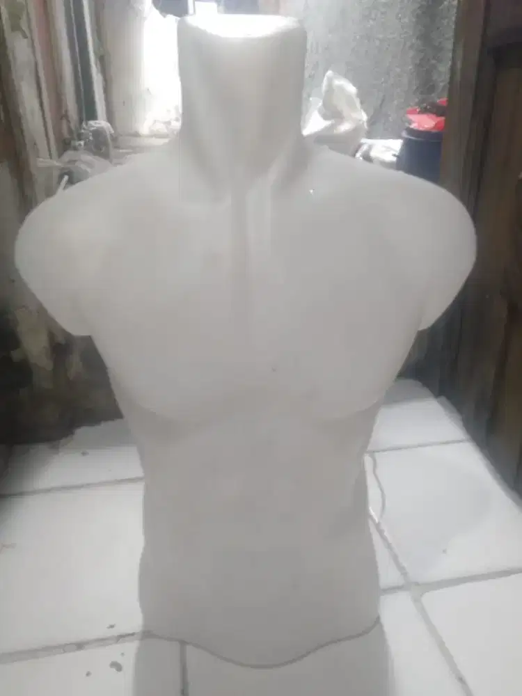 Manequin Pria separuh badan