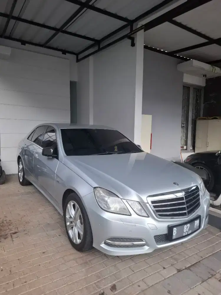 Dijual Mercedes Benz E250 1.8 Avantgarde CGI 2011